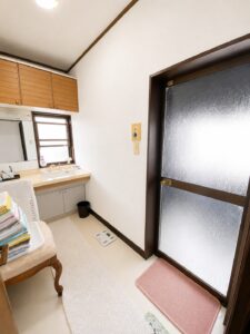 ２階脱衣所　広々で使いやすい