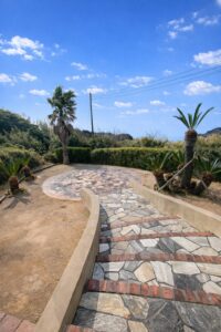 リゾートを感じさせるタイルの階段 リゾートを感じさせるタイルの階段