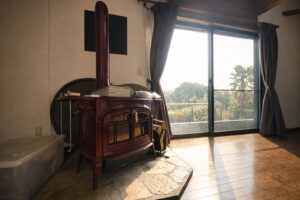 近年では珍しい暖炉付き 近年では珍しい暖炉付き